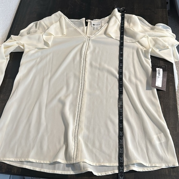 Stylus Ivory Spilt Ruffle Sleeve Blouse Size Small NWT - Picture 7 of 7